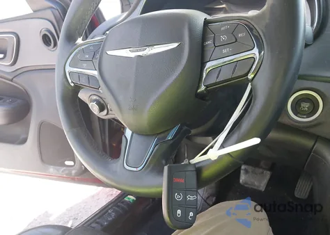 2015 Chrysler 200 S z USA, uszkodzony, nr VIN 1C3CCCBGXFN551536